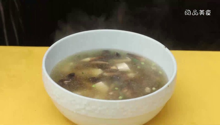 鸡枞菌豆腐汤